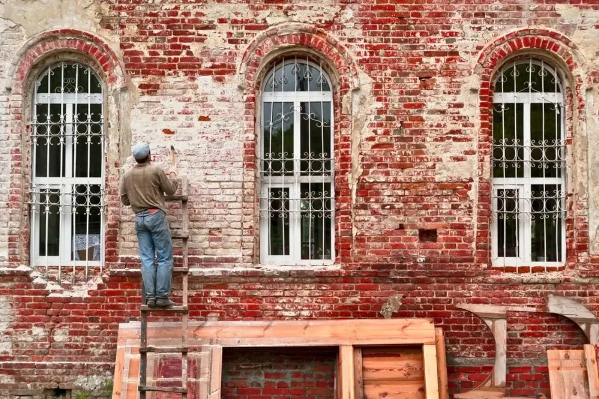 a masonry contractor restoring an historic building